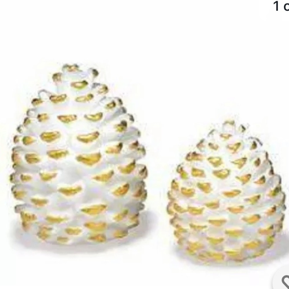 Avon LED Pinecone candles